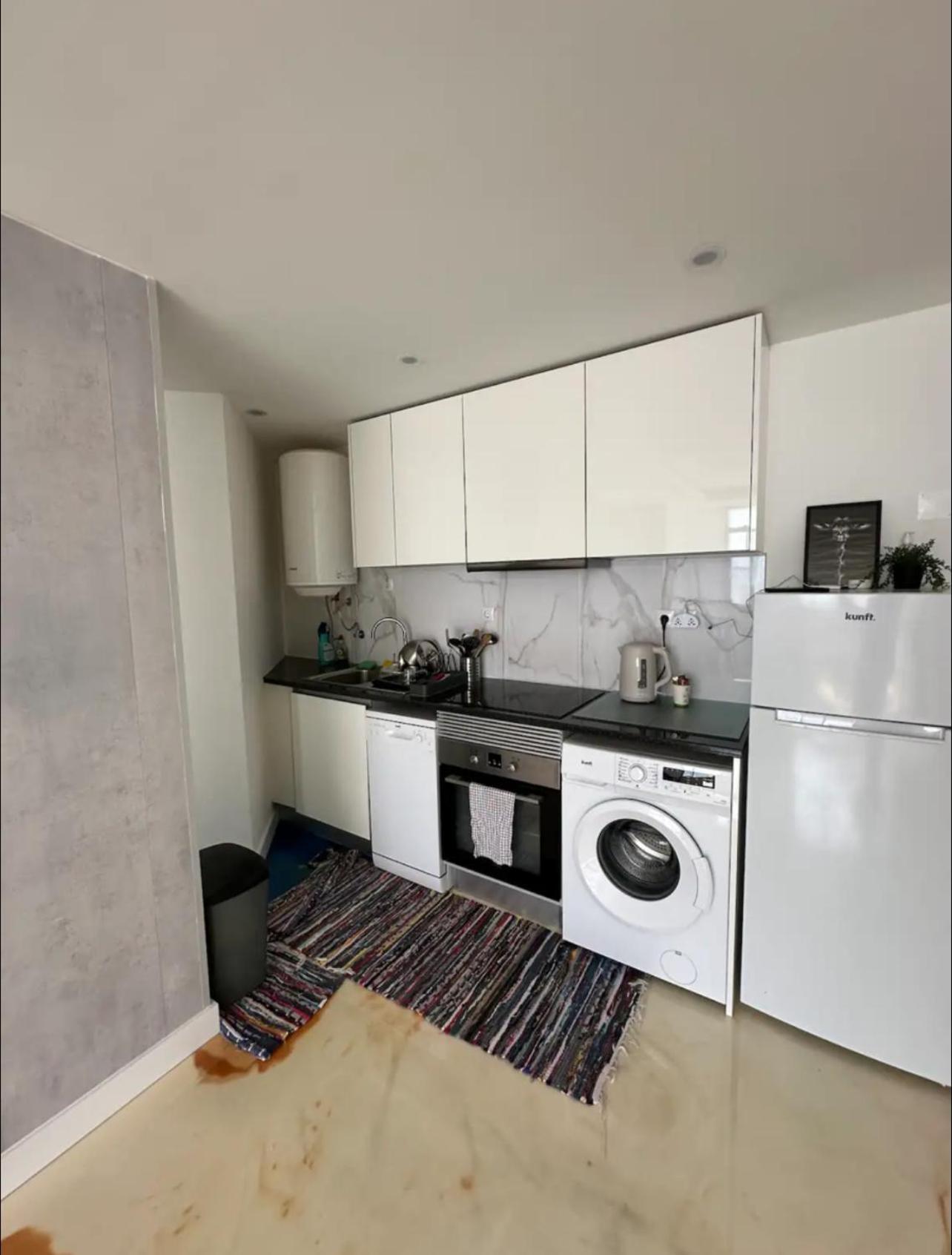 Sea View Apartment & 4 Minutes Walk To The Beach Paço de Arcos Buitenkant foto