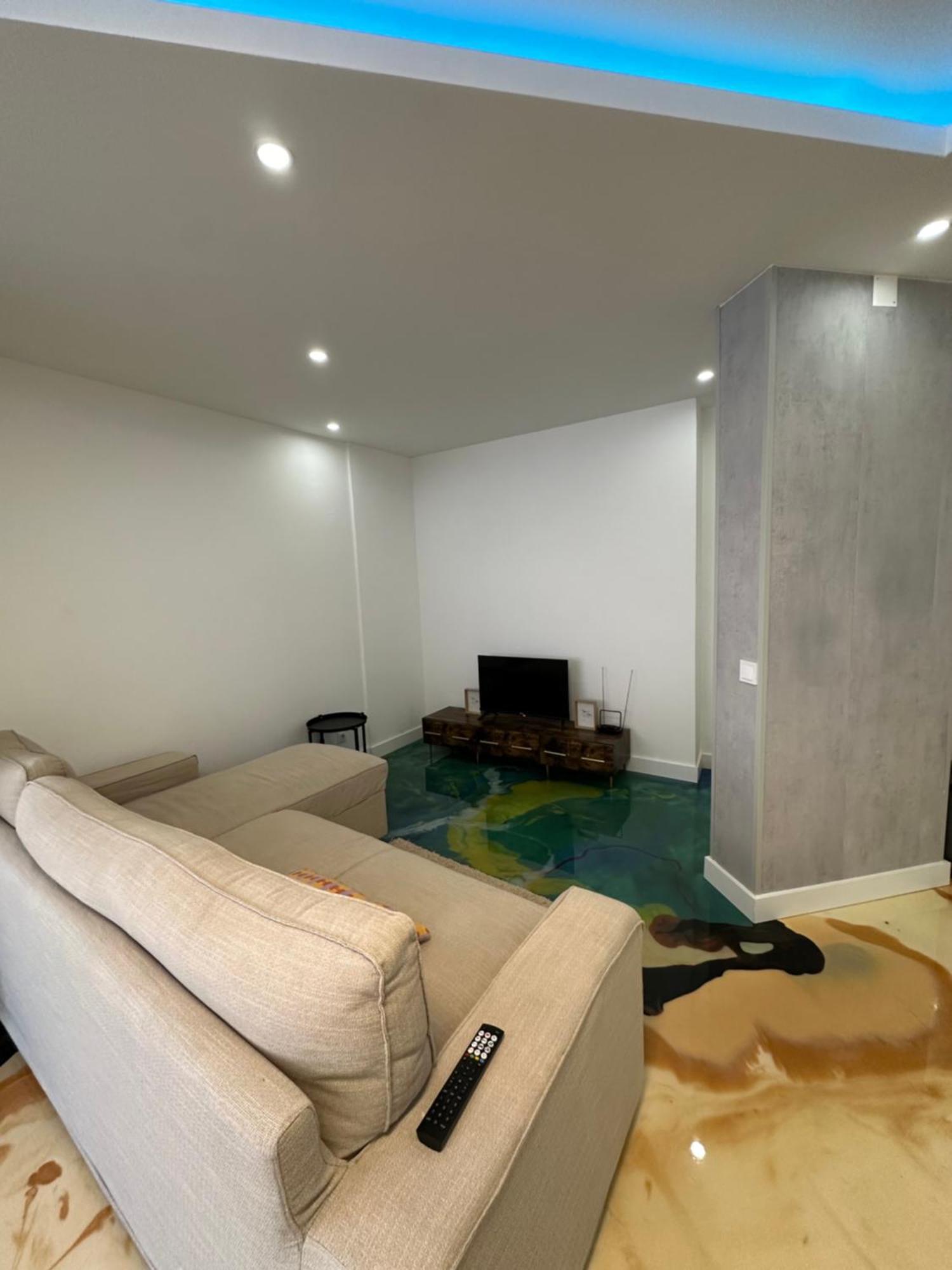 Sea View Apartment & 4 Minutes Walk To The Beach Paço de Arcos Buitenkant foto